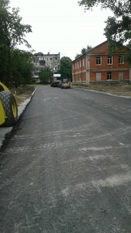 На частині нової дороги на Шерстянку вже з'явився асфальт