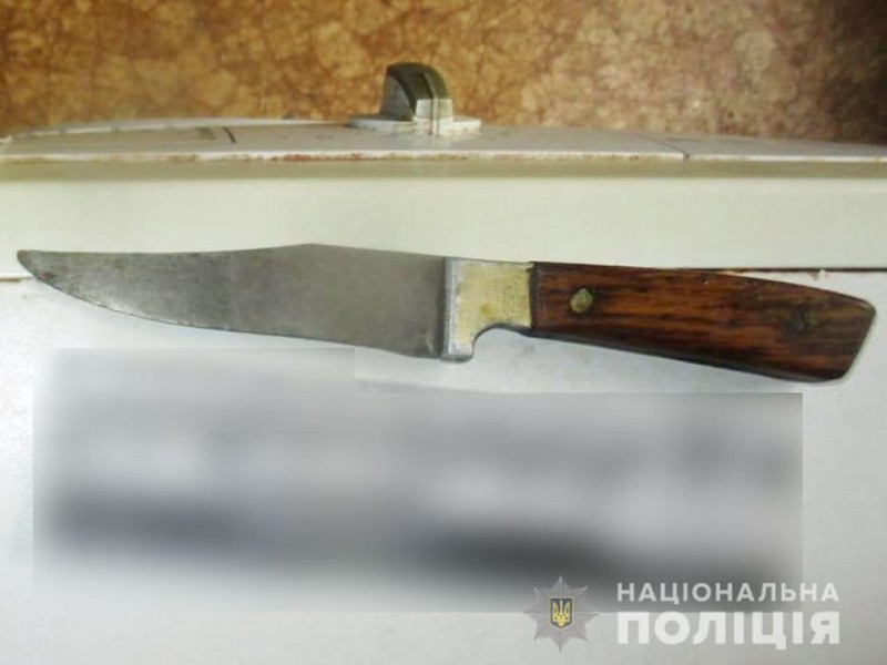 Чернігівські поліцейські оперативно затримали підозрюваного в убивстві жінки, який ховався у підвалі
