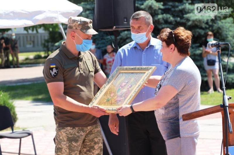 Чернігівські герої-танкісти, що повернулися з АТО, отримали нагороди