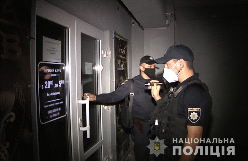 Один з пабів Чернігова працював вночі попри заборону: власнику загрожує штраф