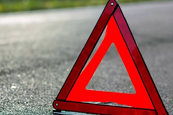 На Чернігівщині мотоцикліст в’їхав у бетонний стовп
