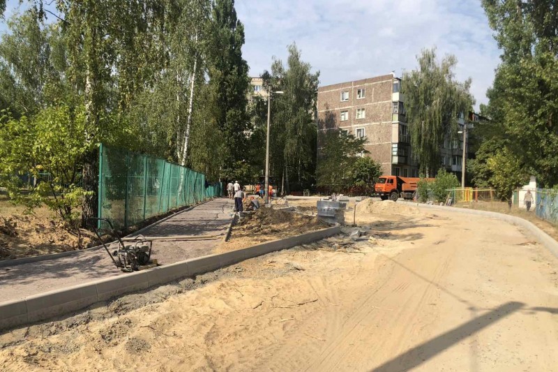 У Чернігові ремонтують проїзд до кількох навчальних закладів
