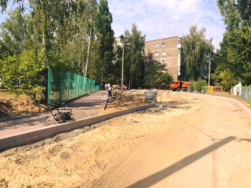 Проїзд до кількох навчальних закладів Чернігова ремонтують