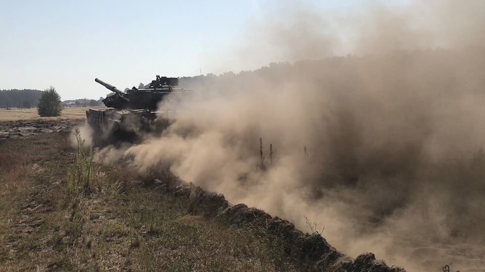 Газони не фарбують: на Чернігівщині строковики навчаються воювати