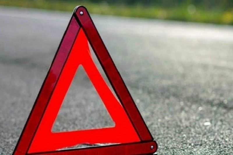 На Чернігівщині у ДТП постраждали водій, пасажирка і велосипедистка