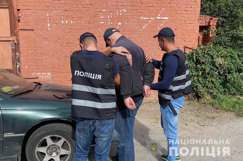 Поліція Чернігівщини затримала іноземця за розповсюдження порнографії