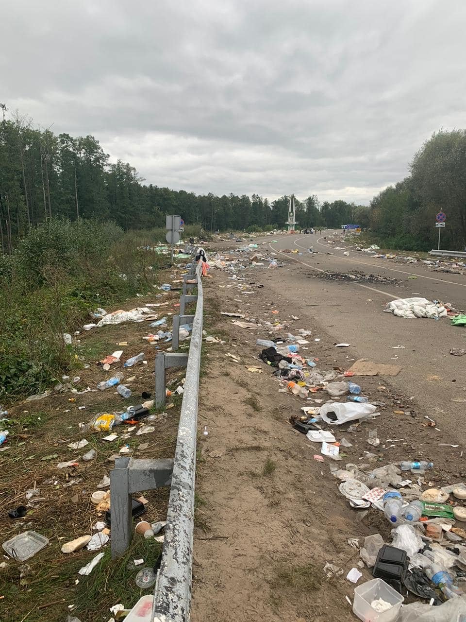Хасиди покинули кордон з Чернігівщиною залишивши після себе тонни сміття