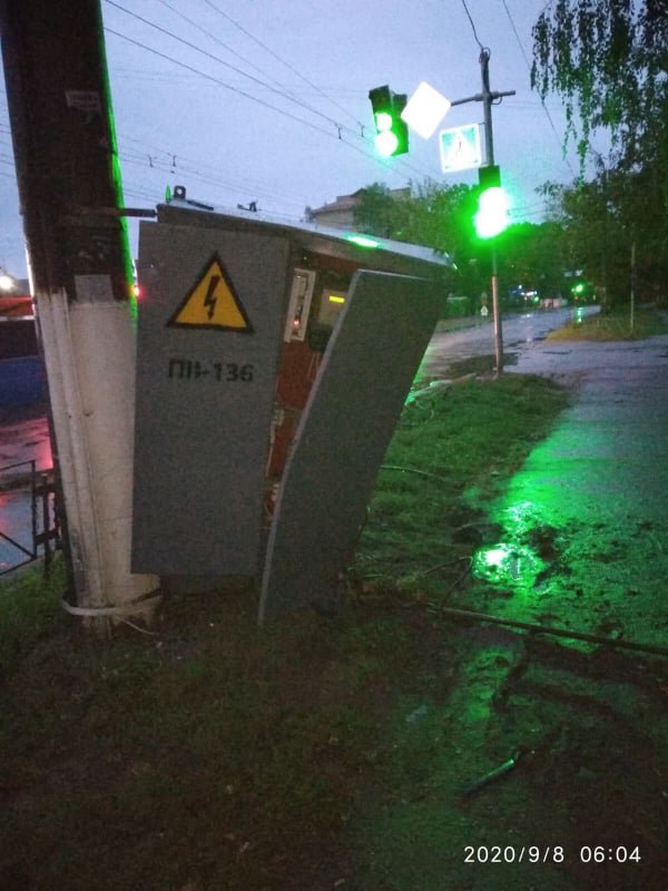 Через ДТП кілька вулиць Чернігова лишились без освітлення