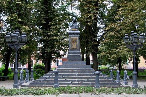 Пам’ятнику Гоголю у Ніжині – 139 років