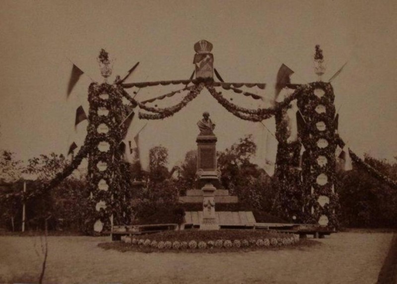 Пам’ятнику Гоголю у Ніжині – 139 років