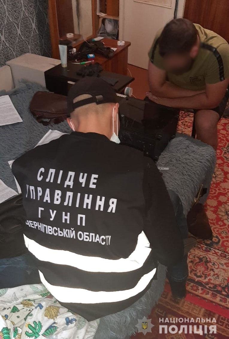 Поліцейські Чернігівщини викрили фальсифікатора професійного обладнання для автодіагностики
