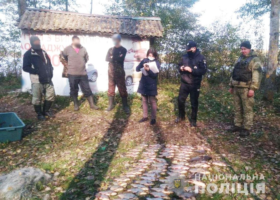 Половили рибки: на Чернігівщині поліція та прикордонники затримали браконьєрів