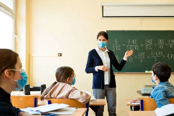 У Чернігові на коронавірус хворіє 75 вчителів та вихователів