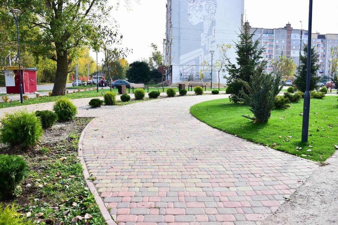 На Масанах у Чернігові з’явився міні-сквер