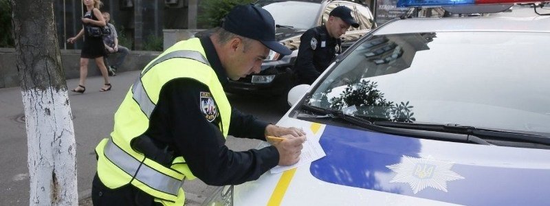 Власник мережі чернігівських кав'ярень гайсав на мікроавтобусі та підрізав інші автівки
