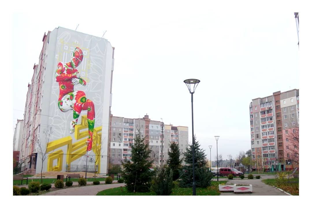 Новий найбільший мурал у Чернігові - завершено! Він коштував місту більше 150 тис грн