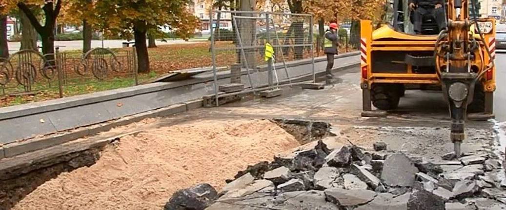 Проспект Миру у центрі Чернігова досі частково закритий