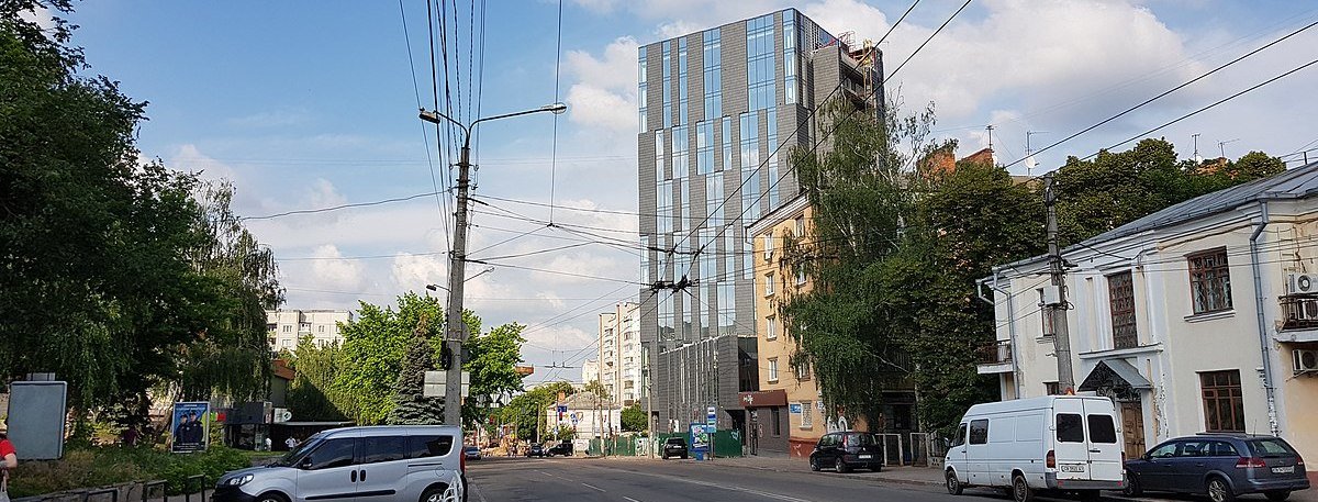 На офісній будівлі Владислава Атрошенка у центрі Чернігова з’явиться великий екран