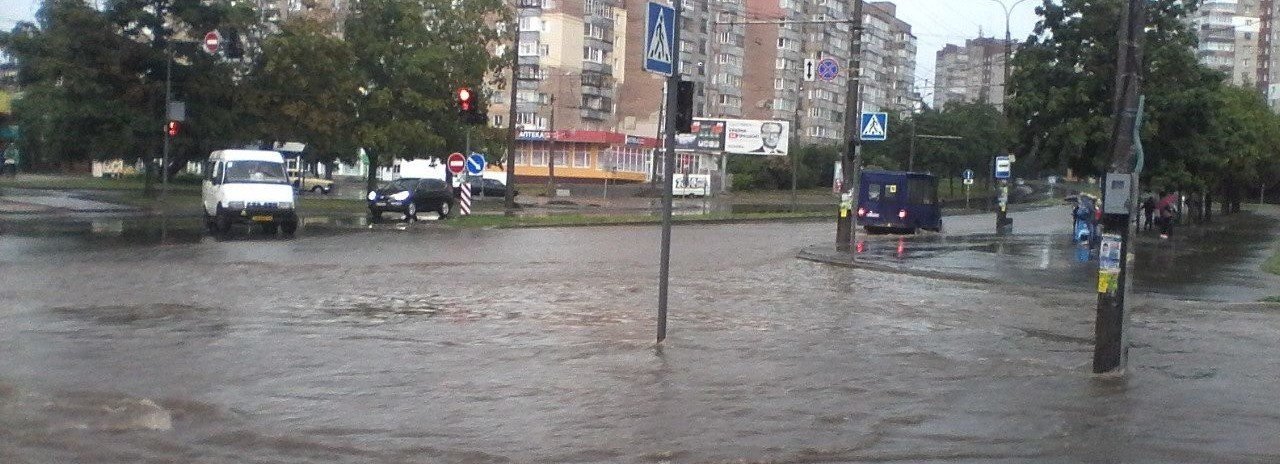 "Електрон" та "Малий проспект" більше не підтоплюватиме: у Чернігові розпочалась реконструкція ливнівок