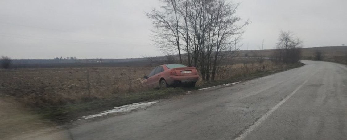 До Чернігівської області приходить зима. Дорожники просять водіїв підготуватися