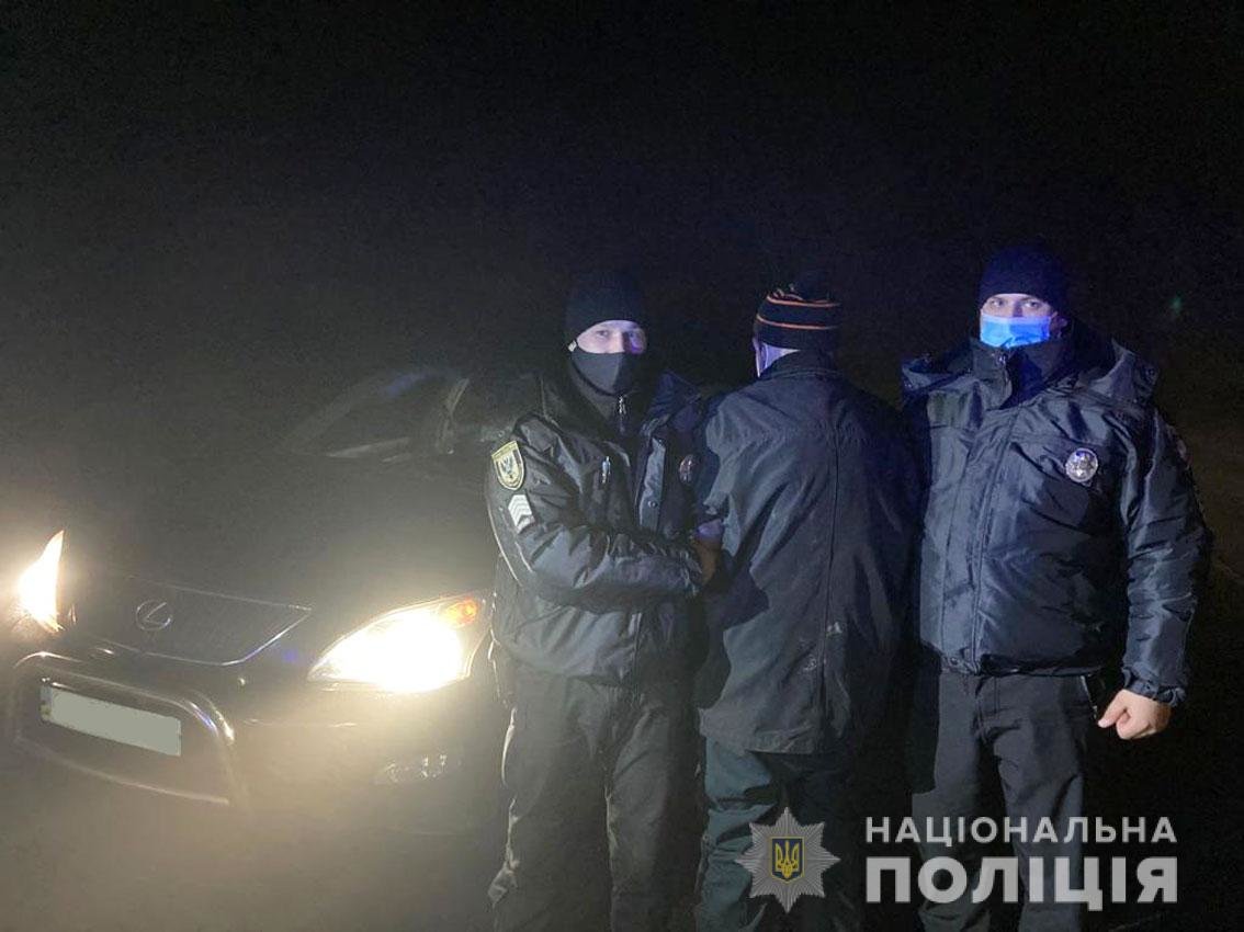 «Лексус» замість «Аіста»: 80-річний житель Чернігівщини поцупив автівку прямо з під сільради