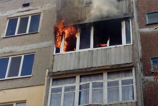 На проспекті Перемоги у Чернігові сталася пожежа у п’ятиповерхівці