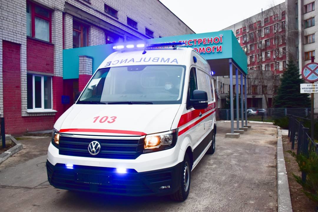 Міські лікарні поповнились двома авто "швидкої допомоги": ними перевозитимуть тяжкохворих