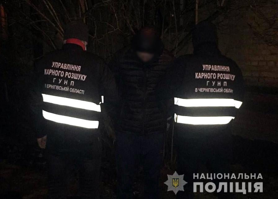 Розбій у чернігівському гуртожитку: поліція затримала нападників