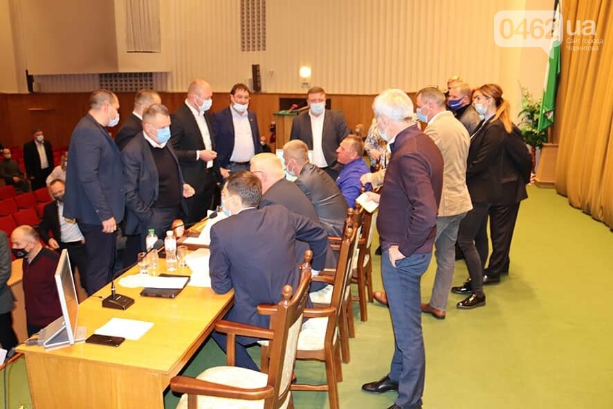 Скандальна перша сесія Чернігівської обласної ради: фальшиве замінування, блокування трибуни і обрана голова