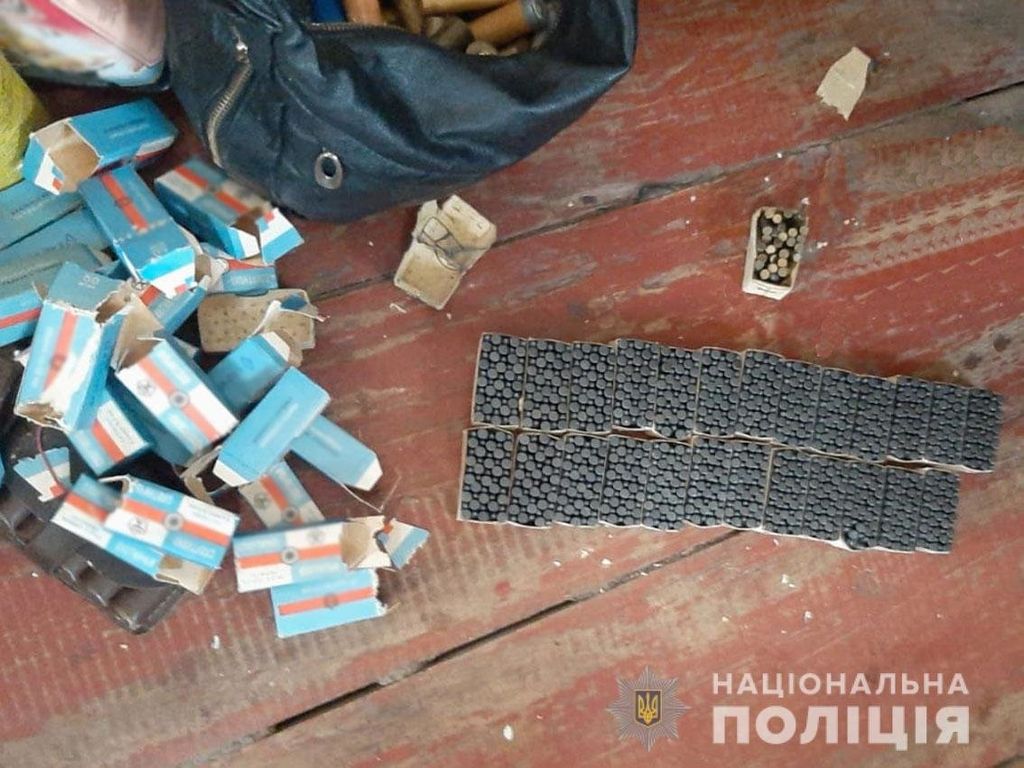 Незаконні рушницю та набої вилучила поліція у жителя Чернігівщини