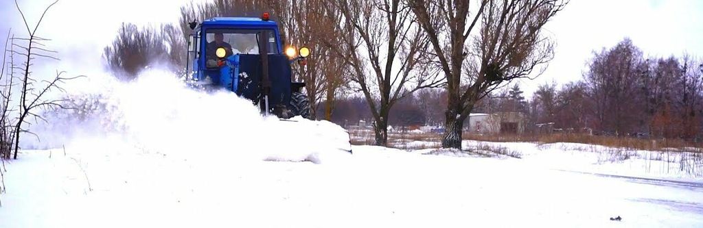 Аварії на дорогах та відключення електрики: що може чекати на Чернігівщину через снігопад
