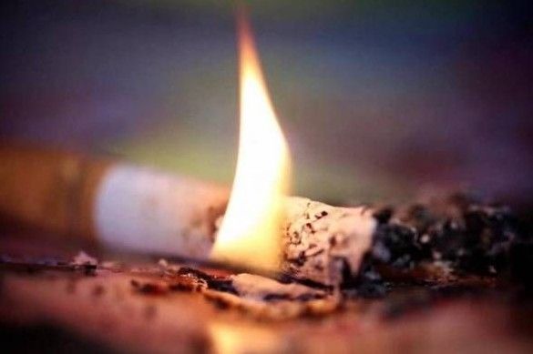 Через необережність чоловіка під час куріння горів будинок на Чернігівщині