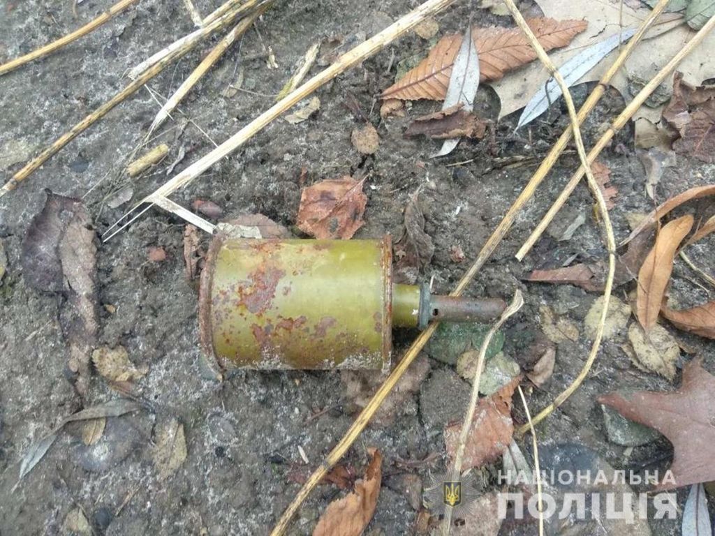 Бойову гранату без чеки знайшли у дворах біля чернігівського ринку «Нива»