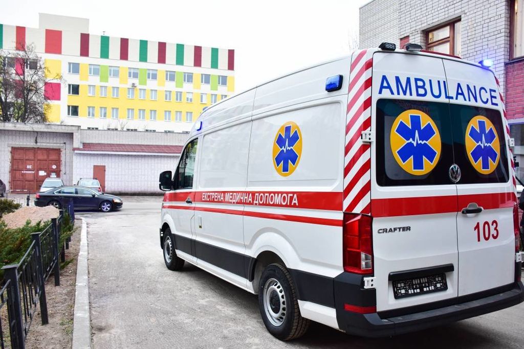 Два нових сучасних автомобілі «швидкої» отримують міські лікарні №1 та №2 у Чернігові