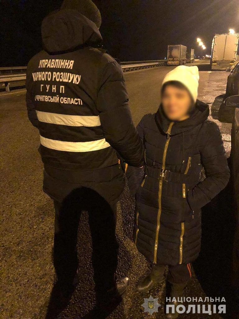 Шукали всім світом: поліцейські Чернігівщини знайшли 6-річну дівчинку, яка зникла кілька днів тому
