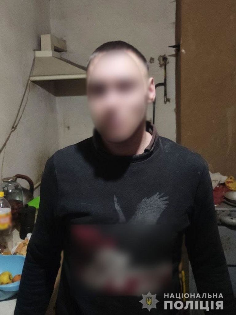 Під час сварки у хід пішов ніж: неподалік Чернігова молодик тяжко поранив батька