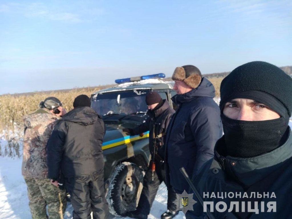 Заряджена рушниця у машині - штраф: на Чернігівщині шукали мисливців-порушників