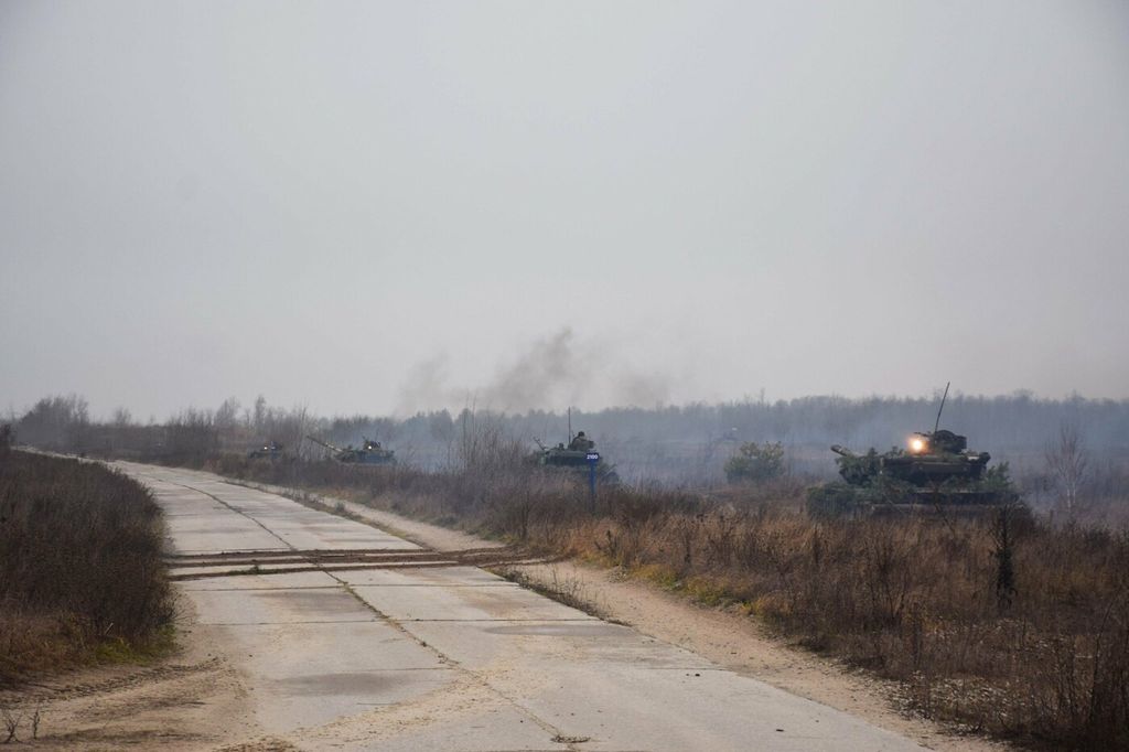 Знищували «опорники» та відбивали контратаки: потужні танкові навчання відбулися на Чернігівщині