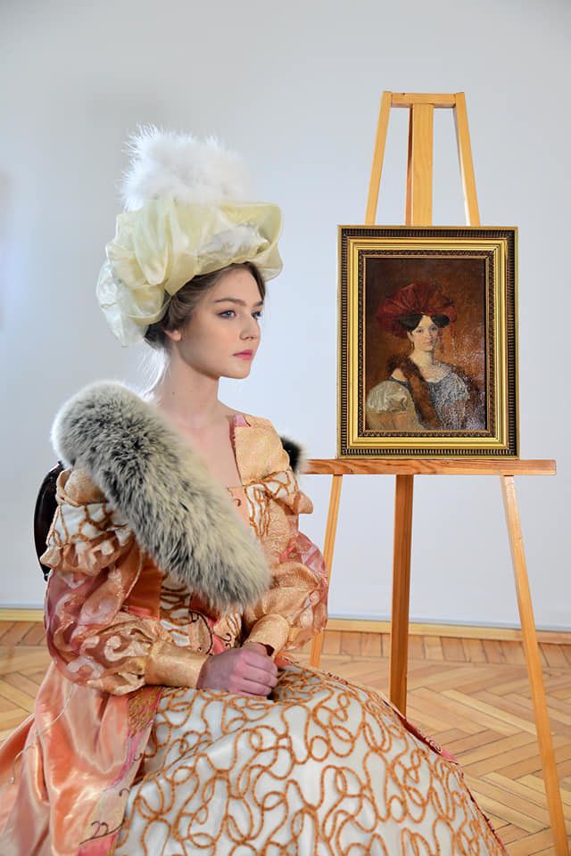 Мода минулих століть: в чернігівському музеї «оживили» відомі полотна