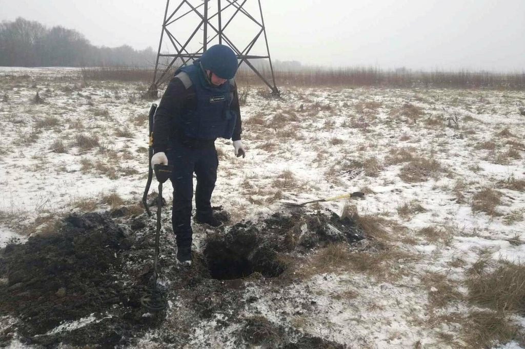 Чорні археологи відкопали на Чернігівщині артилерійський снаряд