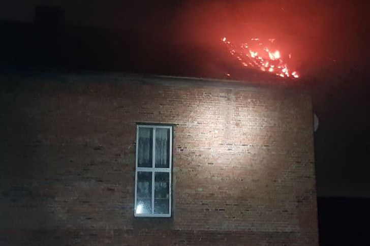 У Чернігові евакуювали з палаючого будинку трьох осіб