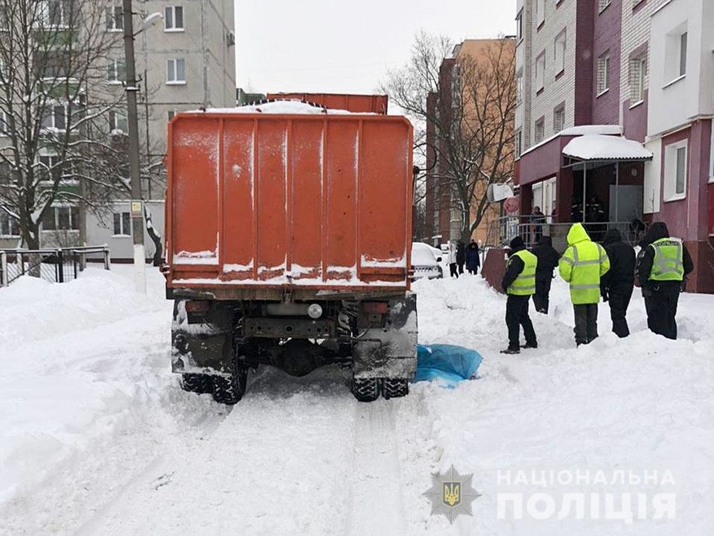 Жінка загинула під сміттєвозом: трагедія на Шевчука у Чернігові