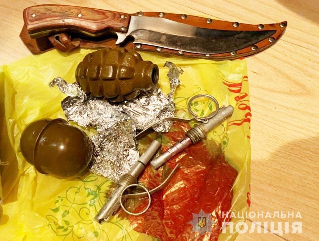 У підозрюваного в квартирній крадіжці чернігівця знайшли дві гранати