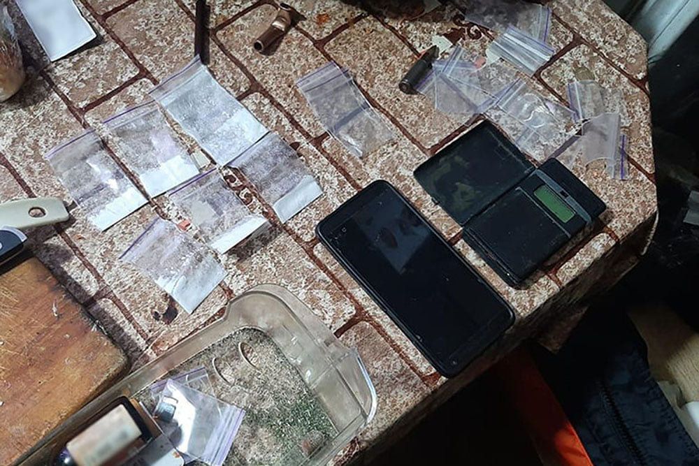 Молодика, який продавав наркотики через Телеграм, затримали в Чернігові