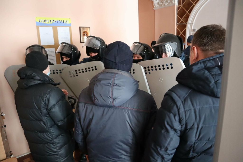 Оборона будівлі та вибухівка: у Чернігові навчалися судові охоронці