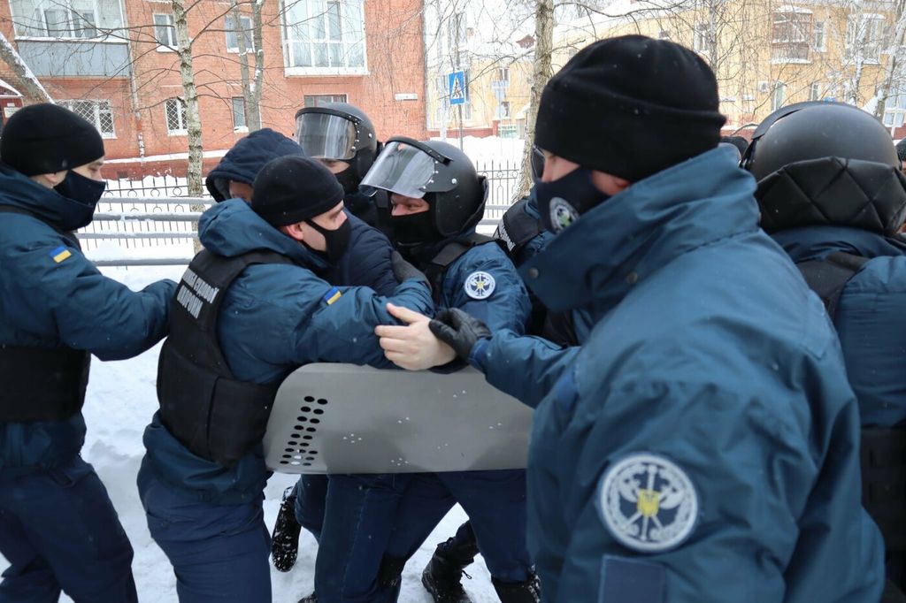 Оборона будівлі та вибухівка: у Чернігові навчалися судові охоронці