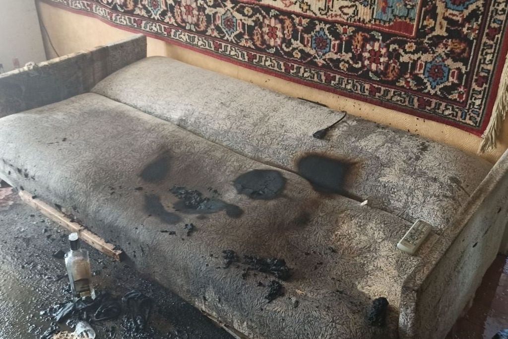 Випив, закурив та ледь не загинув: вогнеборці врятували жителя Чернігівщини із задимленої квартири
