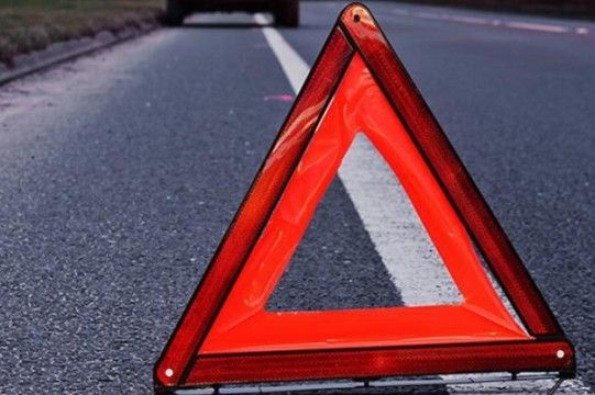 На Чернігівщині в результаті ДТП одного з водіїв затисло в машині