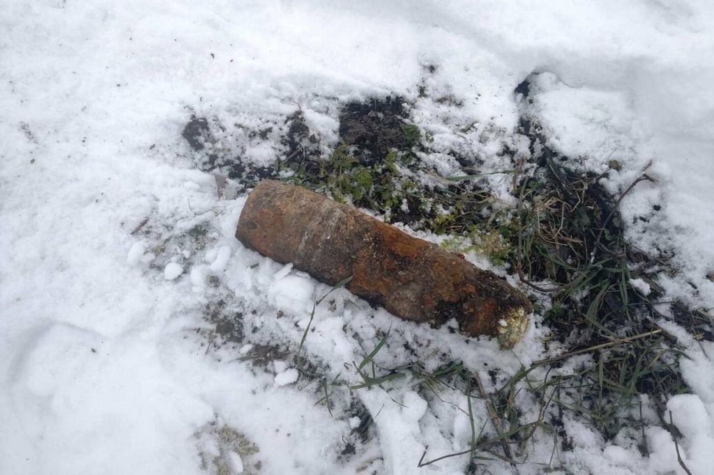 Відлуння війни: на Чернігівщині знайшли артилерійський снаряд