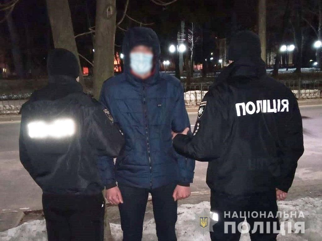 Раніше судимий уродженець Закавказзя побив і пограбував чернігівця
